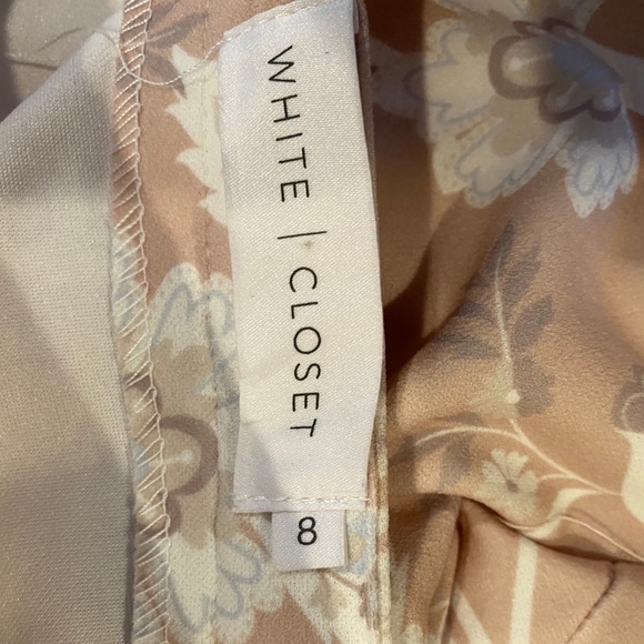 Deep V floral crop top with tie back - Picture 5 of 5